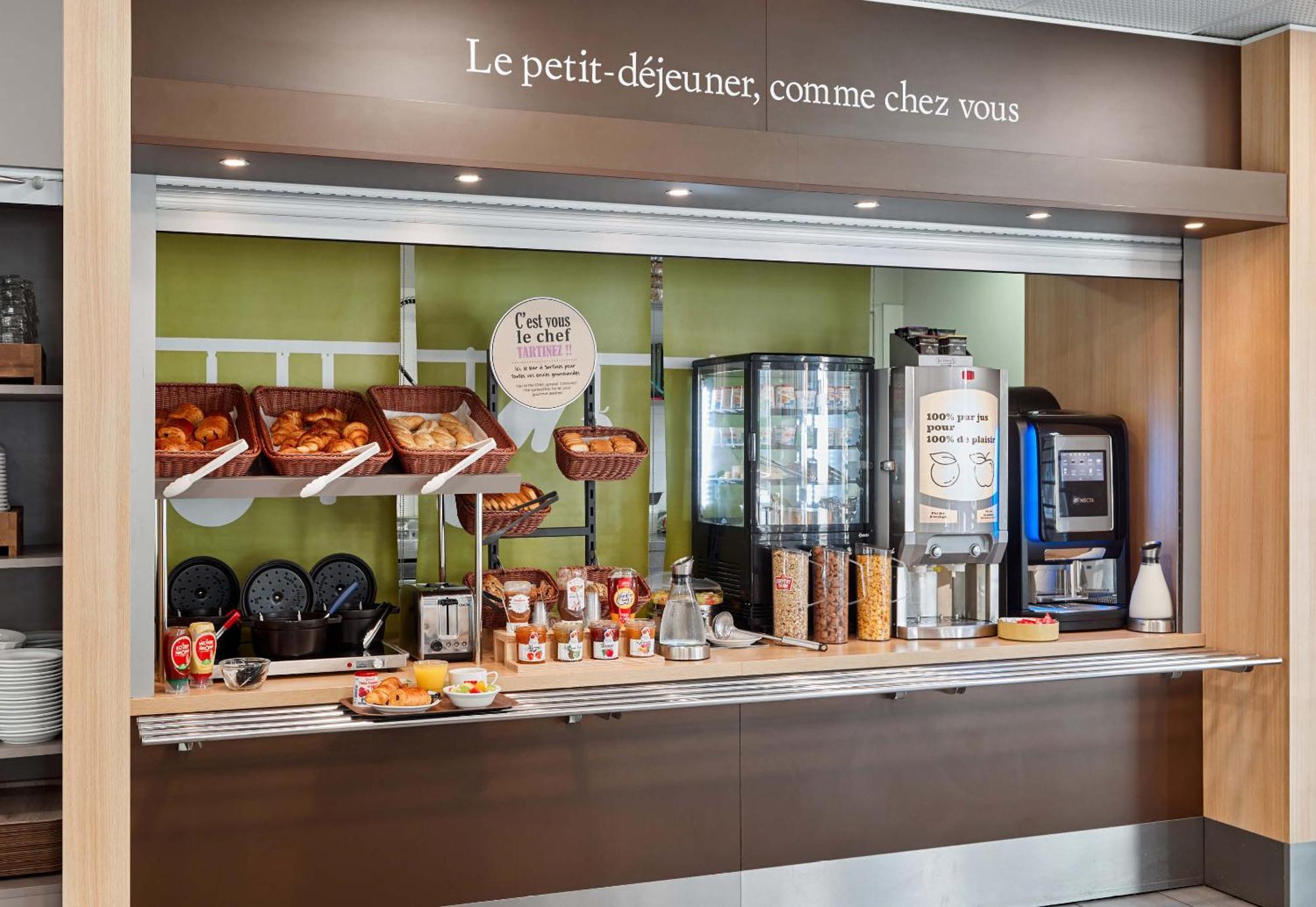 B&B HOTEL Orly Chevilly Marché International Exterior foto
